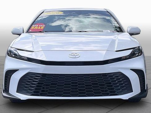 Used 2026 Toyota Camry SE w/ Convenience Package FWD image 4