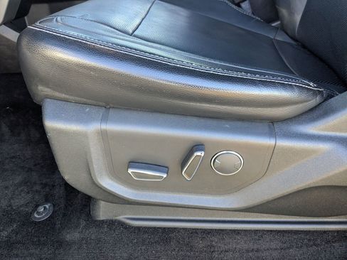 Used 2017 Ford F150 Lariat w/ Equipment Group 502A Luxury image 31