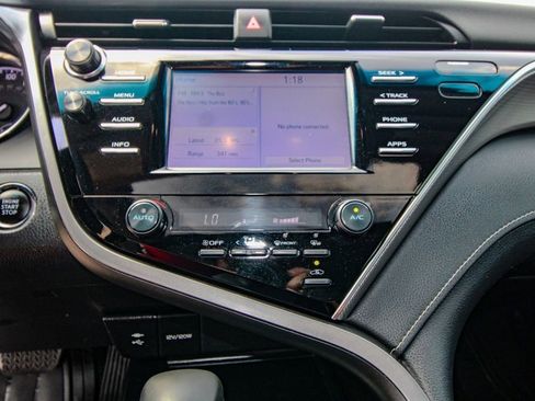 Used 2018 Toyota Camry SE w/ Moonroof Package image 27