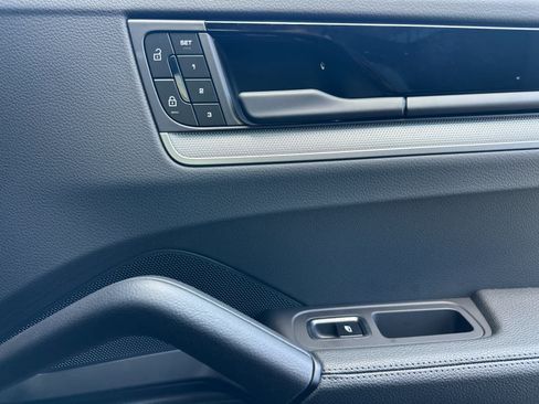 New 2026 Porsche Cayenne S AWD/4WD image 19