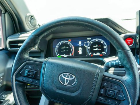Used 2026 Toyota 4Runner Limited AWD/4WD image 96