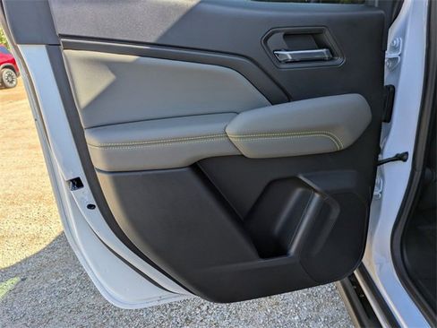 New 2025 Chevrolet Colorado ZR2 w/ Technology Package image 25