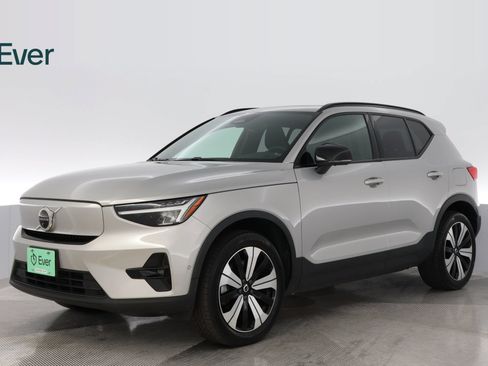 Used 2023 Volvo XC40 Recharge Plus AWD/4WD image 2