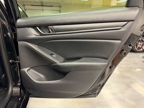Used 2018 Honda Accord Sport image 38