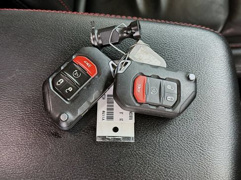Used 2020 Jeep Wrangler Unlimited Rubicon AWD/4WD image 34