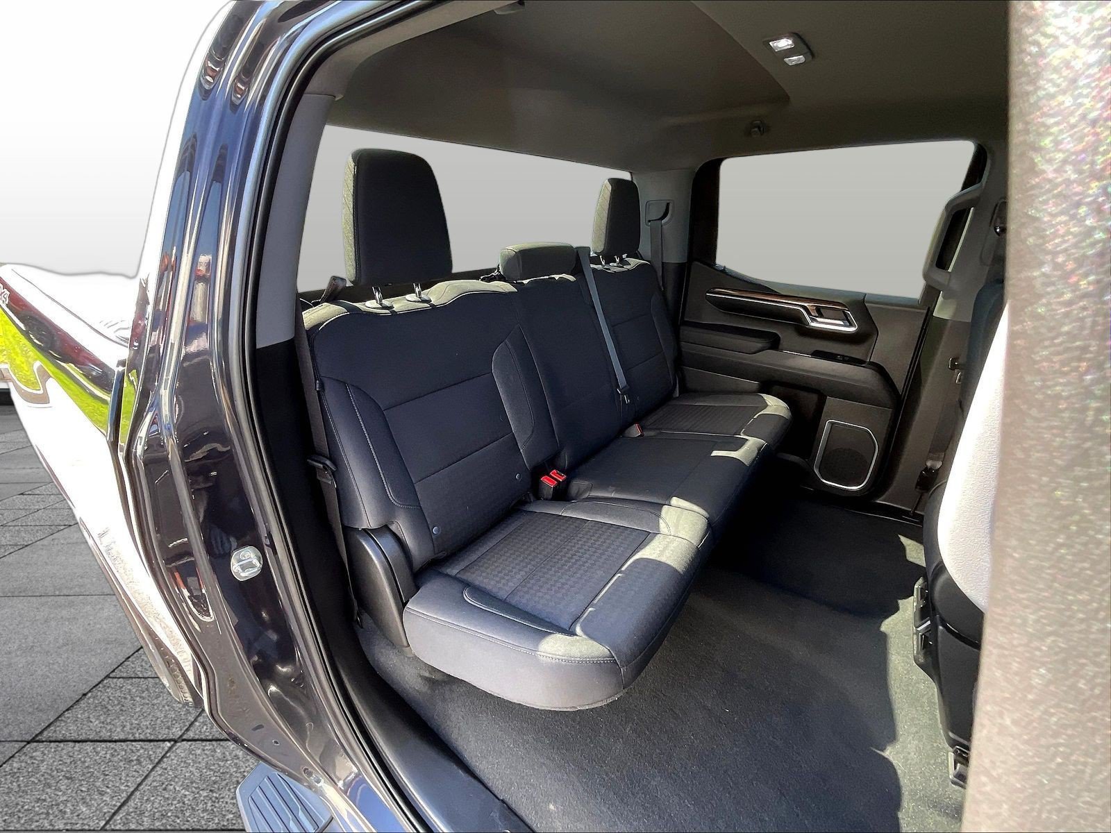 Used 2023 Chevrolet Silverado 1500 LT AWD/4WD image 29