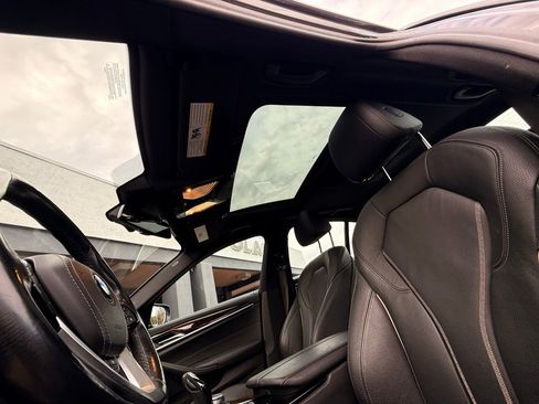 Used 2019 BMW 540i xDrive 540i xDrive w/ Convenience Package image 32