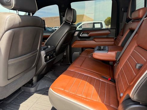 Used 2024 GMC Sierra 2500 Denali Ultimate AWD/4WD image 19