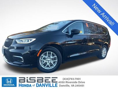 Used 2024 Chrysler Pacifica Touring-L