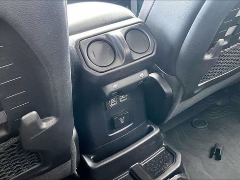 Used 2020 Jeep Wrangler Unlimited Rubicon AWD/4WD image 10