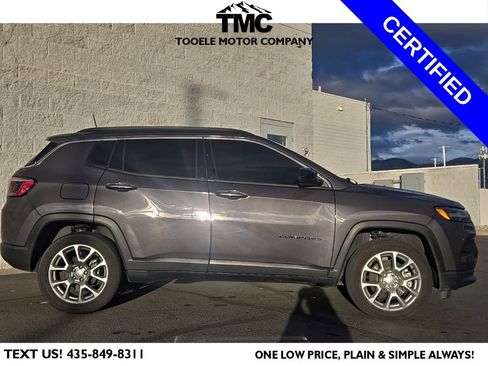 Used 2024 Jeep Compass Latitude image 2