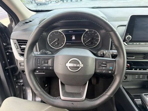 Used 2025 Nissan Rogue SV AWD/4WD image 19