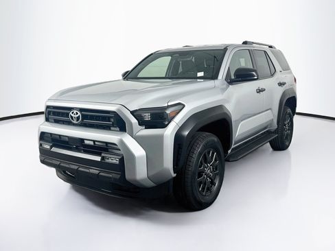 Used 2025 Toyota 4Runner SR5 AWD/4WD image 3