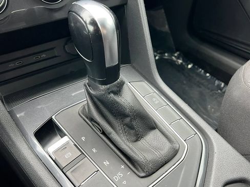 Used 2020 Volkswagen Tiguan S FWD image 25