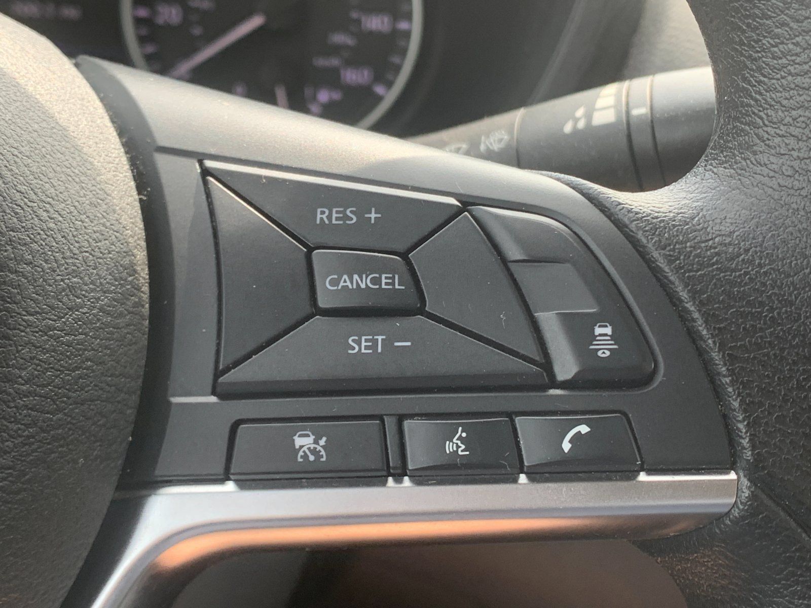 Used 2025 Nissan Sentra SV FWD image 29