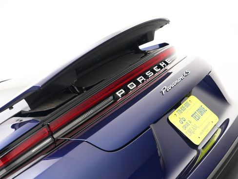 Used 2025 Porsche Panamera 4S w/ Premium Package image 61