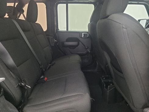 Used 2018 Jeep Wrangler Unlimited Sport AWD/4WD image 19