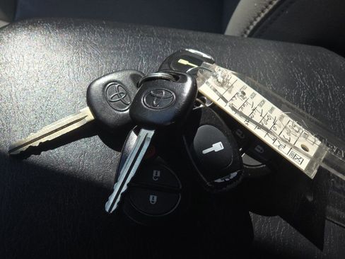Used 2013 Toyota Tacoma 4x4 Double Cab w/ TRD Off-Road Pkg image 9