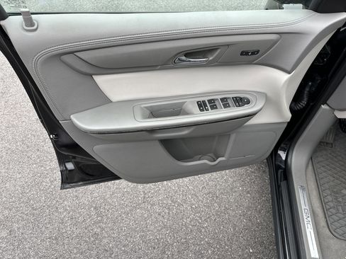 Certified 2016 GMC Acadia SLT w/ Premium Edition image 11