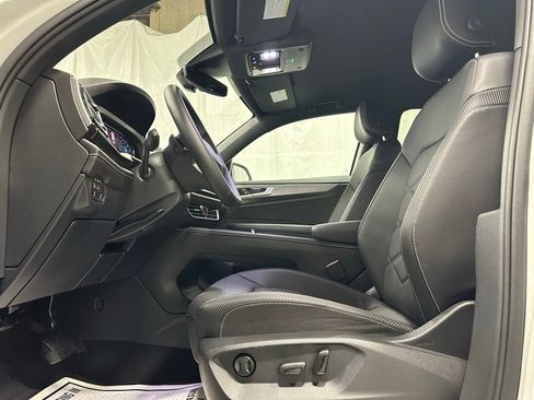 Used 2025 Volkswagen Atlas Cross Sport SE image 14