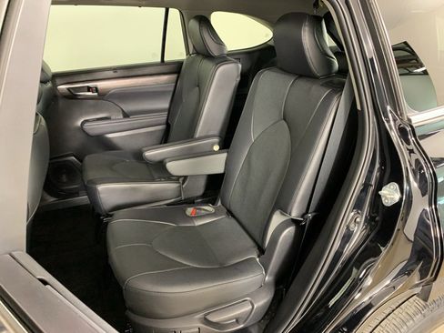 Used 2023 Toyota Highlander Limited image 34