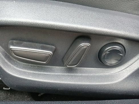 Used 2025 Toyota Camry SE FWD image 17