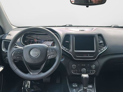 Used 2022 Jeep Cherokee Trailhawk AWD/4WD image 2