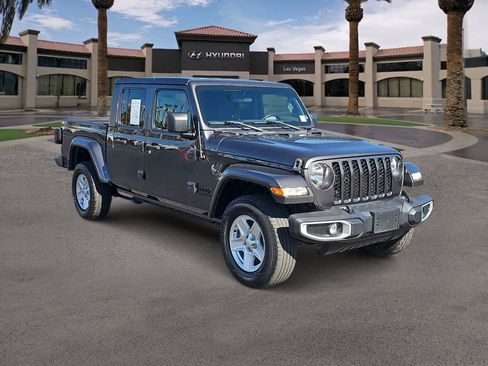 Used 2022 Jeep Gladiator Sport AWD/4WD image 2