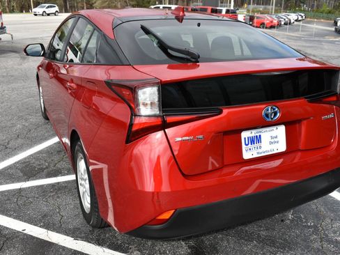 Used 2022 Toyota Prius LE image 8