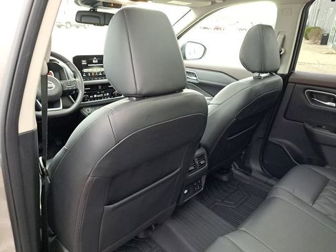 Used 2021 Nissan Rogue Platinum image 22