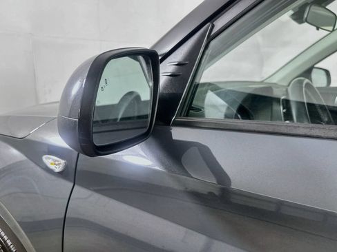 Used 2025 Hyundai Venue SEL FWD image 35