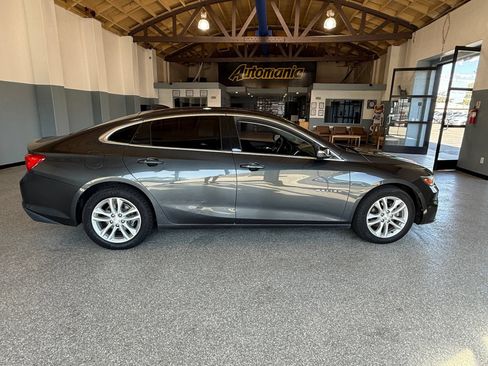Used 2016 Chevrolet Malibu LT FWD image 8