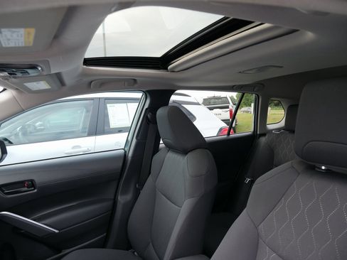 Used 2024 Toyota Corolla Cross LE image 24