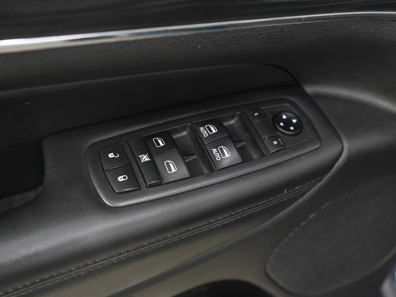 Used 2019 Jeep Grand Cherokee Limited w/ Luxury Group II AWD/4WD image 20