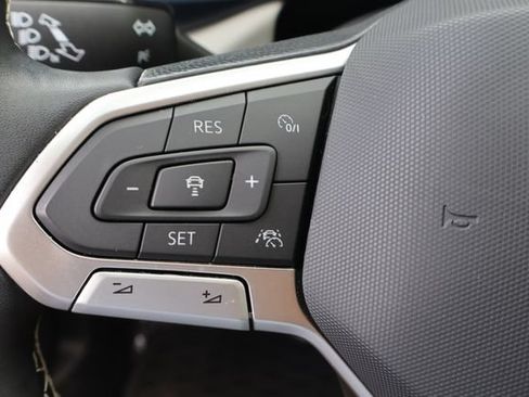 Certified 2023 Volkswagen Taos SE FWD image 23