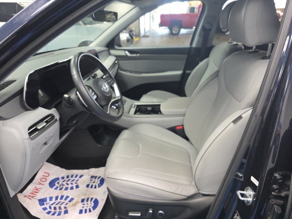 Used 2025 Hyundai Palisade SEL FWD image 13