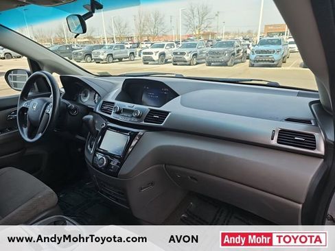 Used 2016 Honda Odyssey SE image 34