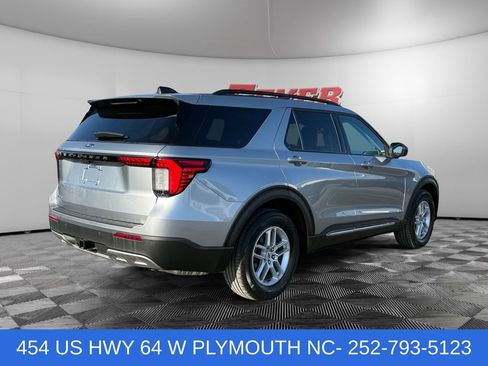 Certified 2025 Ford Explorer Active w/ Active Comfort Package RWD image 5
