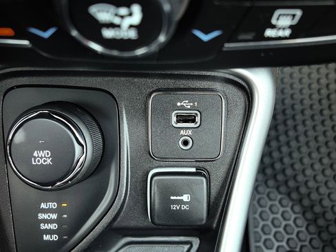 Used 2019 Jeep Compass Latitude w/ Cold Weather Group image 19