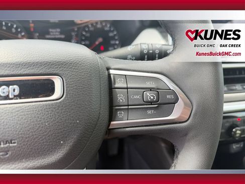 Used 2025 Jeep Compass Limited AWD/4WD image 18