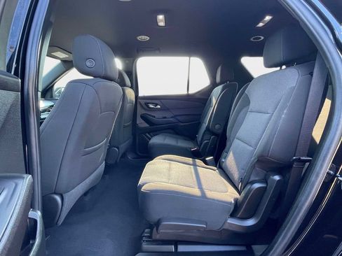 Used 2023 Chevrolet Traverse LT FWD image 13