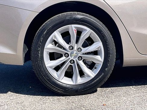 Used 2025 Chevrolet Malibu LT image 36