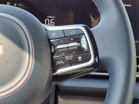 New 2026 Kia Carnival EX image 10