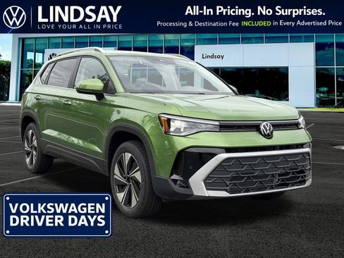 New 2026 Volkswagen Taos SE AWD/4WD image 1