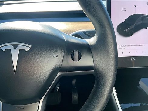 Used 2021 Tesla Model Y Long Range AWD/4WD image 19