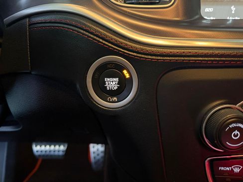 Used 2019 Dodge Charger Scat Pack w/ Technology Group RWD image 35