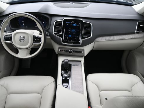Used 2024 Volvo XC90 B6 Plus AWD/4WD image 30