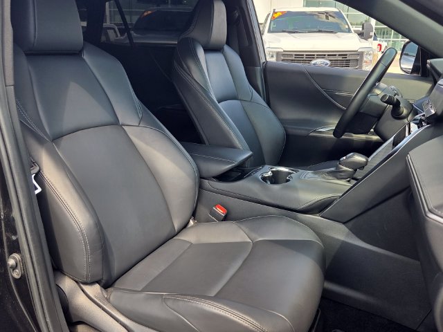 Used 2023 Toyota Venza Nightshade AWD/4WD image 17