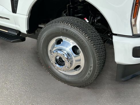 New 2026 Ford F350 4x4 Crew Cab DRW Super Duty image 18