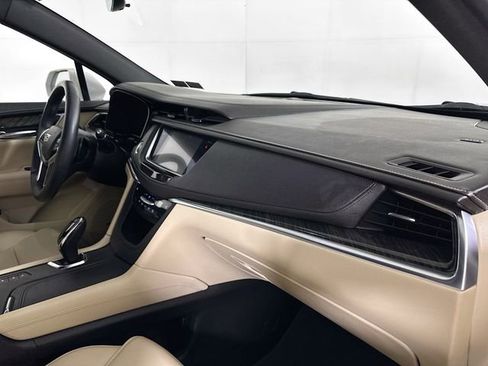 Used 2018 Cadillac XT5 AWD image 33
